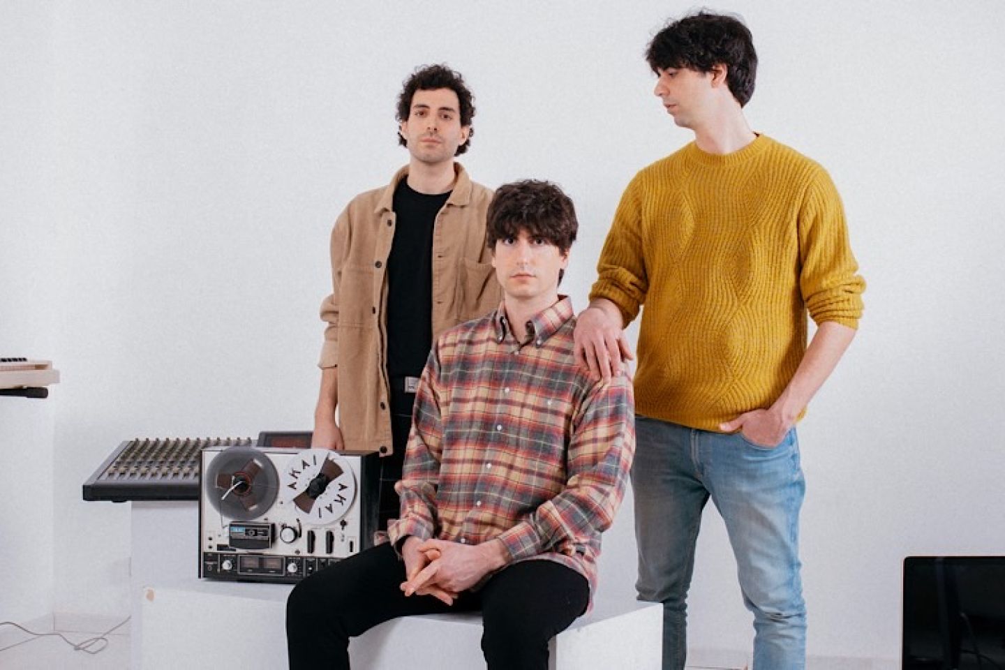 “LETTO” È IL NUOVO SINGOLO E VIDEO DEI SENNA CHE ANTICIPA L’ALBUM IN USCITA L’1 APRILE