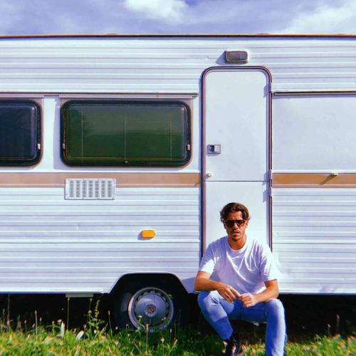 “Night club” di Jacopo Et: l’avanguardia del dance pop contemporaneo