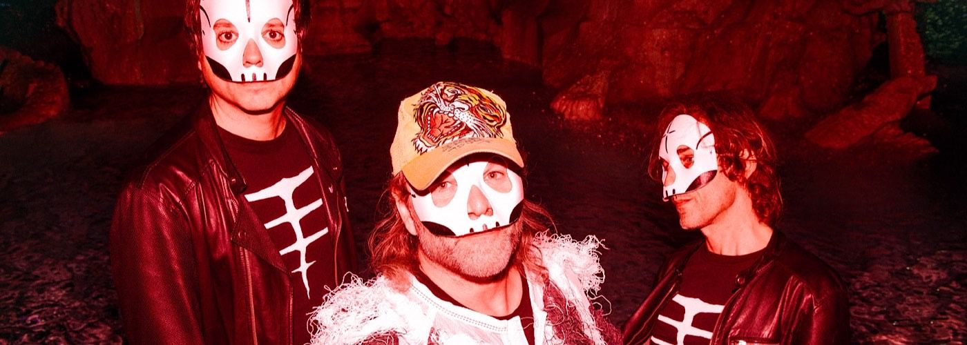 TRE ALLEGRI RAGAZZI MORTI ANNUNCIANO ‘LA VIA DI CASA 3’: 31 OTTOBRE @ TRIESTE TEATRO MIELA. SUL PALCO: TARM, POPULOUS, CACAO MENTAL E DJ SET DI SQUARTA (COR VELENO)