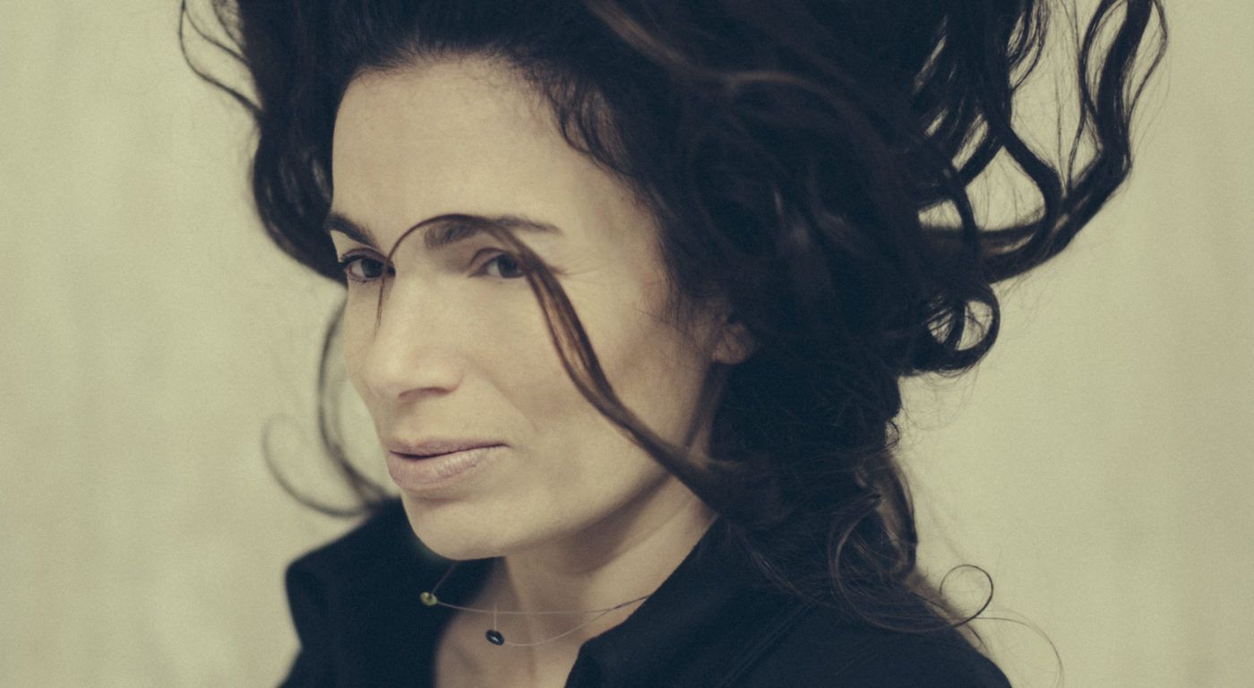 YAEL NAÏM • La cantautrice franco-israeliana pubblica oggi l’album NIGHTSONGS